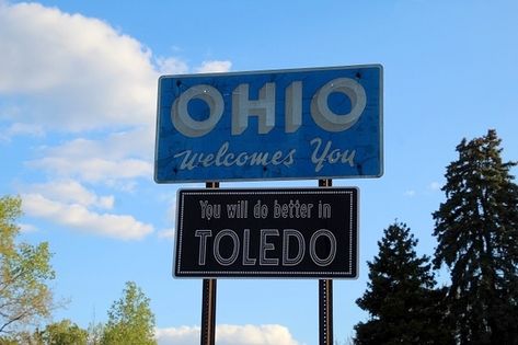 Welcome To Ohio, Midwestern Summer, Ohio Is For Lovers, 2024 Manifestation, Happy Travels, Travel Time, Michigan State, Street Signs, Travel Information