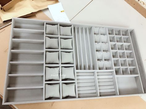 Jewelry Organizer Drawer, Desain Pantry, Jewelry Trays, Closet Renovation, Drawer Inserts, Jewelry Drawer, Closet Decor, Jewelry Displays, Jewelry Cabinet