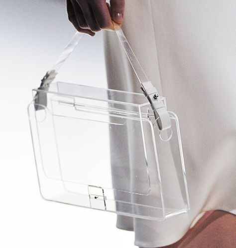 Jasper Conran, Transparent Fashion, Transparent Bag, Cat Walk, Winter Trends, Clear Bags, Mode Inspiration, Arm Candy, Clear Plastic