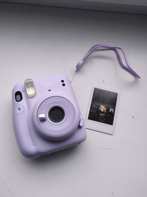 Polaroid Astethic, Camera Astethic, Fujifilm Instax Mini 11, Better Selfies, Instax Mini 11, Portable Camera, Polaroid Cameras, Instax Mini Camera, Photo Phone Case