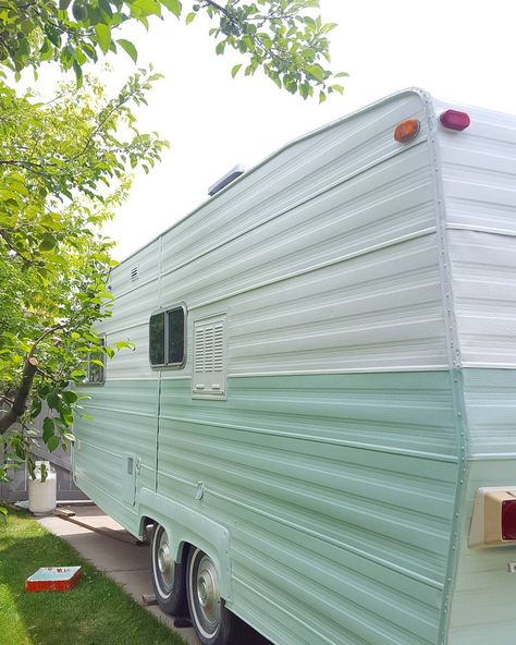 Here are 19 vintage travel trailer exterior paint jobs that will make you want to fix one up yourself, then hit the road. Vintage Rv Exterior Paint Ideas, Painted Campers Exterior Fun, Vintage Trailer Exterior Paint Ideas, Motorhome Paint Exterior, Painting Travel Trailer Exterior, Retro Camper Paint Job, Painted Trailer Exterior, Rv Painting Exterior Ideas, Travel Trailer Paint Exterior