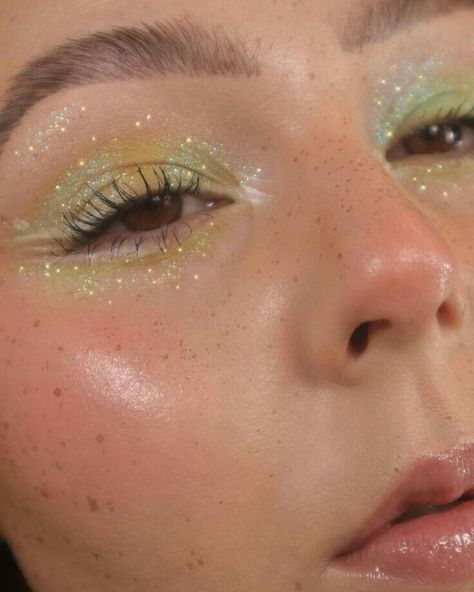 Floating Eyeliner, Fairy Eye Makeup, Fairy Make-up, White Eyeliner, Ethereal Makeup, Fairy Makeup, Crazy Makeup, Eye Look, Fantasy Makeup