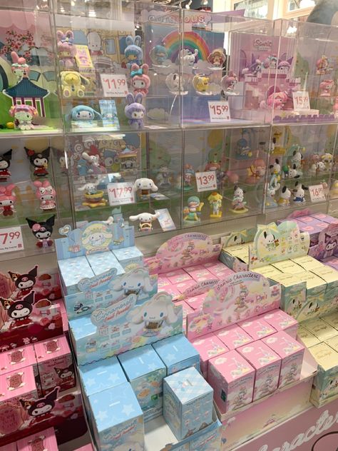 Miniso Blind Box Sanrio, Miniso Sanrio Figures, Kenji Shop, Miniso Stuff Toys, Miniso Aesthetic, Sanrio Figures, Sanrio Things, Sanrio Shop, Sanrio Toys