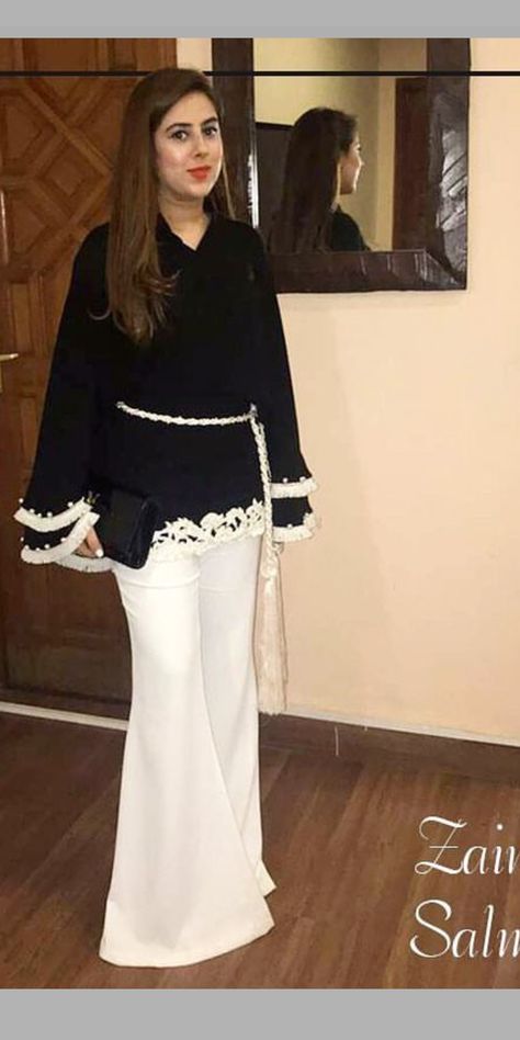 Short Kurti With Bell Bottoms, Indian Dress Up, Short Kurti, Stylish Short Dresses, Sleeves Designs For Dresses, Simple Pakistani Dresses, Designer Party Wear Dresses, Boutique Dress Designs, Stylish Party Dresses