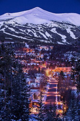 Breckenridge, Colorado! One of the dreamiest little town ever! Breckinridge In The Winter, Things To Do In Breckenridge Colorado, Breckenridge Colorado Winter, Fairplay Colorado, Colorado Aesthetic, Colorado Christmas, Travel Honeymoon, Colorado Trip, Colorado Winter