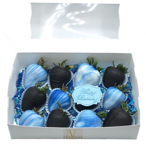 Blue Chocolate Covered Strawberries, Blue Treats, Chocolate Goodies, Strawberry Ideas, Treat Business, Valentine Strawberries, Strawberry Things, Ashley Park, Chocolate Covered Fruit