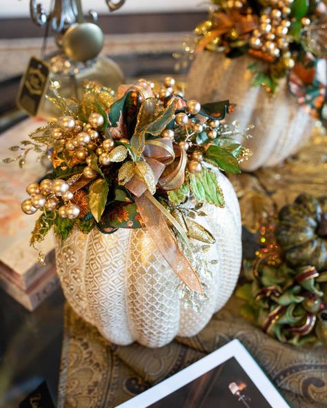 The Most Exquisite Selection of Fall Decor in the Chicago- Linly Designs Pumpkins Decorated, Fall Open House, Elegant Fall Decor, Decoupage Pumpkins, Fall Craft Fairs, Fall Scenery, Lightning Bugs, Thankful Pumpkin, Decorative Pumpkins