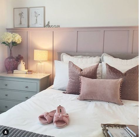 Pink Bedroom Panelling Bedroom Panelling, Dusty Pink Bedroom, House Renovation Design, Restful Bedrooms, Bathroom Paint, Bedroom Wall Colors, Room Redesign, Bedroom Panel, Spare Bedroom