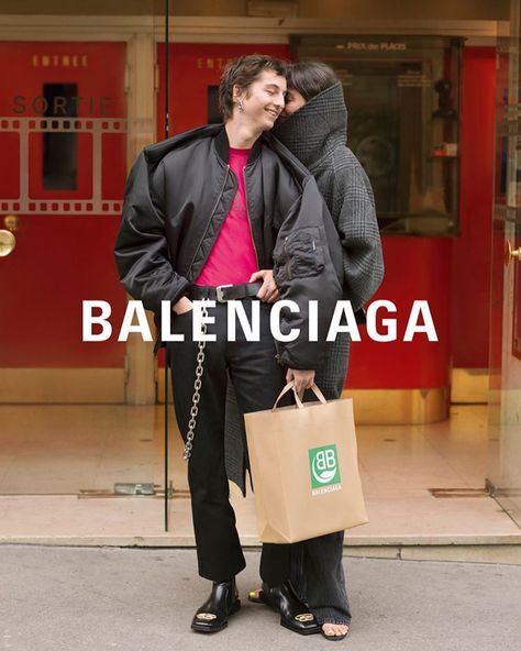 Balenciaga Winter 2019 Campaign | Fashion Gone Rogue Photo Assignments, Balenciaga Campaign, Robert Cavalli, Demna Gvasalia, Romantic Paris, Fanny Bag, Campaign Fashion, Punk Scene, Brand Campaign