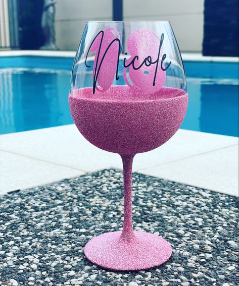 Large glittered birthday glass. Any age, any colour Bedazzled Stuff, Glitter Wine Glasses Diy, Pink Wine Glasses, Bestie Vibes, Birthday Plans, Birthday Cocktails, Valentine's Party, Diy Wine Glasses, Custom Glasses