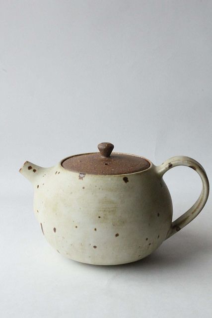 Pottery Tea Pots, Pottery Teapots, Clay Teapots, Keramik Design, Pottery Classes, Teapots And Cups, Tea Pots Vintage, Ceramics Ideas Pottery, Japanese Pottery