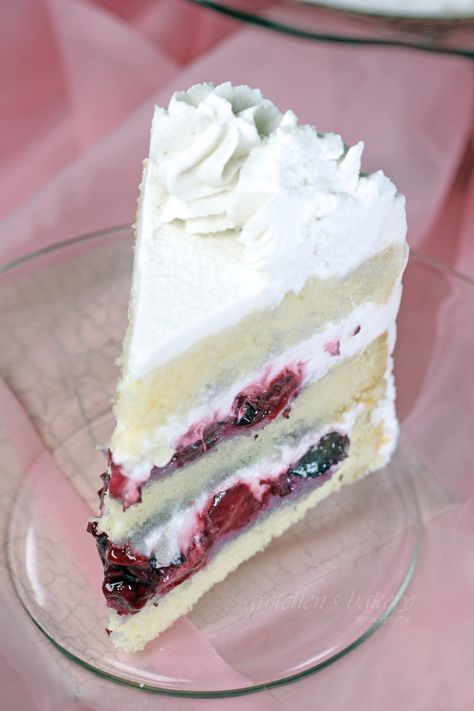 Vegan Chantilly Cake Vegan Genoise Sponge, Dairy Free Chantilly Cake, Vegan Chantilly Cake, Vegan Chantilly Cream, Dairy Free White Cake, Vegan White Cake, Genoise Sponge Cake Recipe, Cassata Cake Recipe, Mixed Berry Compote