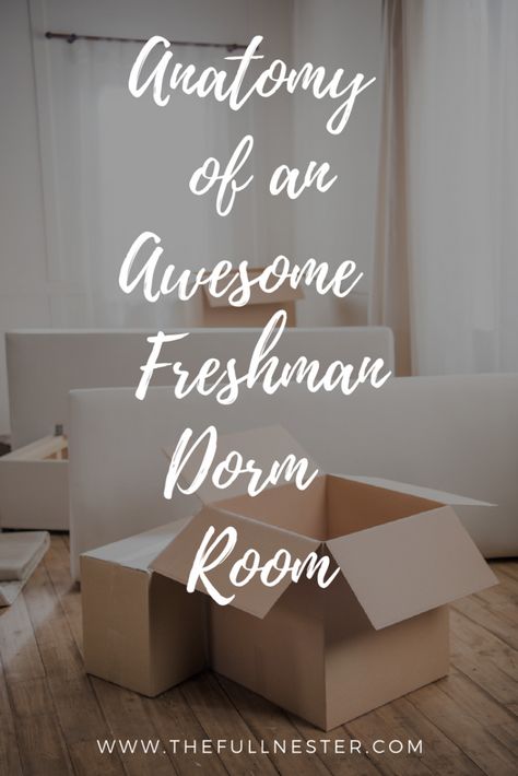 Freshman Dorm Room, Dorm Planning, College Student Discounts, Dorm Room Checklist, First Day Of College, Room Checklist, Beauty Blogging, Freshman Dorm, College Dorm Room Essentials