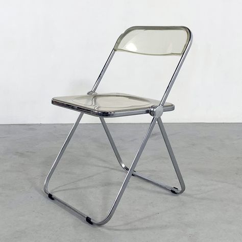 Listed on VNTG.com: Lucite Plia folding chair by Giancarlo Piretti for Castelli, 1960s | #vntg #vintage Plia Chair, Fold Out Chair, Giancarlo Piretti, Study Chair, Fabric Patterns Design, Dream Studio, Metal Chairs, Gaming Chair, Folding Chair