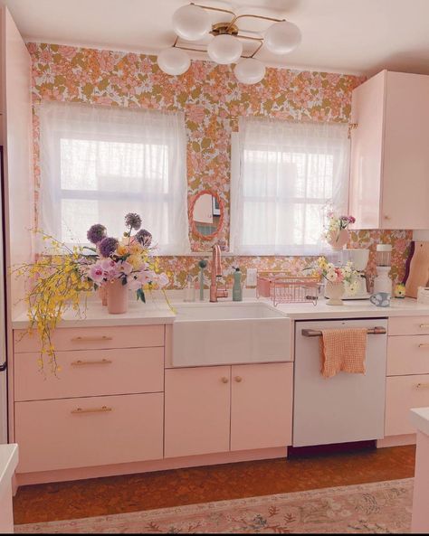 Pink kitchen decor