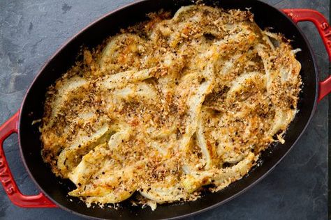 Fennel Gratin Summer Casserole Recipes, Vegetarian Feast, Summer Casseroles, Fennel Gratin, Baked Fennel, Vegetarian Christmas Dinner, Dinner Photos, Risotto Alla Milanese, Casserole Side Dishes