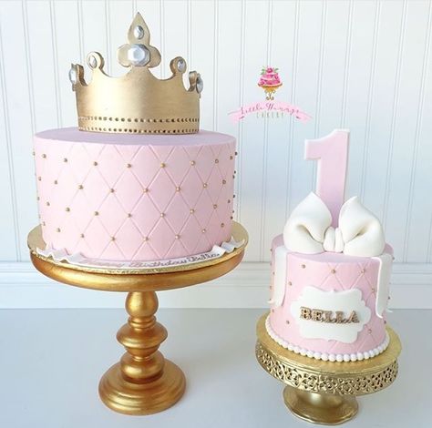 Pretty princess birthday cake with smash cake Princess Birthday Cake Buttercream, Disney Princess Cake Smash, First Birthday Princess Cake, Disney Princess Smash Cake, Princess Smash Cake 1st Birthday, Princess 1st Birthday Cake, Princess Smash Cake, Princess Smash Cakes, Princess First Birthday Party