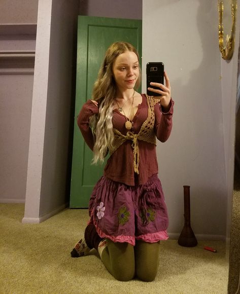 Pandora Lovegood Outfit, Luna Lovegood Outfits Inspiration, Luna Lovegood Inspired Outfits, Luna Lovegood Aesthetic Outfit, Luna Lovegood Clothes, Luna Lovegood Hair, Luna Lovegood Dress, Novel Challenge, Luna Lovegood Style