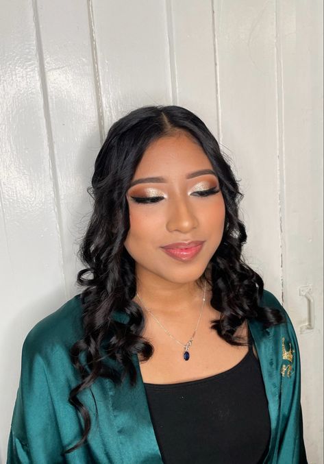 Emerald Green Xv Makeup, Green Makeup For Quinceanera, Light Makeup For Quinceanera, Sage Quince Makeup, Dark Green Quince Makeup, Emerald Green Quinceanera Makeup, Quince Makeup Looks Natural, Emerald Green Quince Makeup, Sage Green Makeup Look Quince