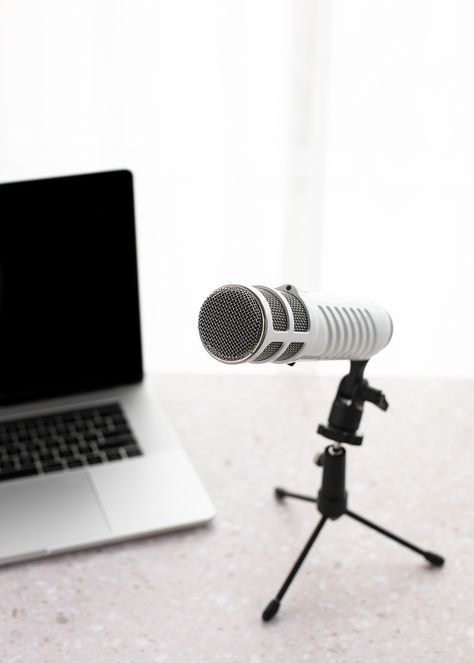 Making A Podcast, Tutorial Canva, Branded Pins, Scheduling App, Podcast Topics, Grow Your Instagram, Reading Time, Social Media Channels, Business Resources