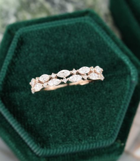 Gold Wedding Band Women, Gold Wedding Bands Women, Rose Gold Wedding Band, Wedding Band Women, Moissanite Wedding Band, Moissanite Engagement Ring Oval, Wedding 2025, Vintage Wedding Band, Rose Gold Wedding Bands