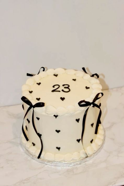 Birthday Cake Idea Aesthetic, Simple 22 Birthday Cake, Party Ideas 23rd Birthday, Aesthetic Cakes For Birthday, Cakes Inspo Aesthetic, 23 Birthday Cake Aesthetic, Ribbon Cake Aesthetic, Birthday Cake Vintage Aesthetic, Your 20 Birthday Cake