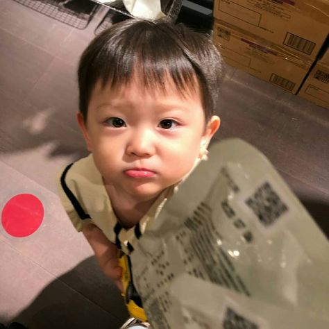 Baby Ullzang, Tang Yuan, Couple With Baby, Twin Baby Boys, Ulzzang Kids, Korean Babies, Reborn Toddler, Dad Baby