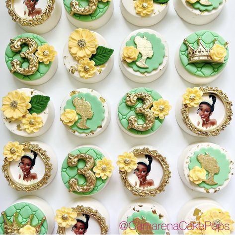 Princess Tiana Treats, Princess And The Frog Birthday Party Food, Princess Tiana Cupcakes, Princess And The Frog Desserts, Tiana Cupcakes, Tiana Cookies, Princess And The Frog Treats, Princess And The Frog Food, Princess And The Frog Cupcakes