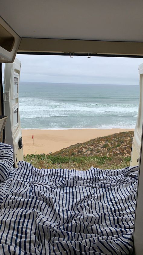 Beach Van Aesthetic, Beach Van Life, Van Life Ideas, Van Life Aesthetic, Bus Living, Adventure Car, East Coast Road Trip, Camping Aesthetic, Buying An Rv