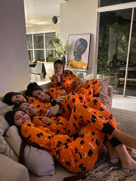 Cute Slumber Party Outfits, Halloween Pajamas Friends, Fall Pajama Set, Matching Halloween Pajamas Friends, Matching Pjs Sleepover, Matching Halloween Pjs Friends, Halloween Pjs Matching, Matching Fall Pajamas, Fall Theme Sleepover