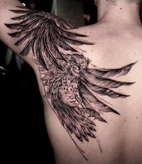 Owl back tattoo. Black work. Owl Tattoo Back, Mens Owl Tattoo, Owl Tattoo Meaning, Barn Owl Tattoo, Realistic Owl Tattoo, Owl Tattoo Sleeve, Alas Tattoo, 5 Tattoo, Owl Tattoo Drawings