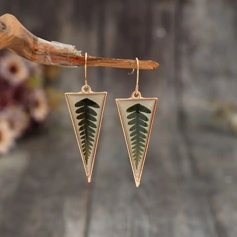 Transparent Triangle Shape Green Leaf Pattern Dangle - Temu Resin Leaf Earrings, Boho Nature, Iron Jewelry, Plant Jewelry, Botanical Earrings, French Hook Earrings, Botanical Jewelry, Flower Leaf, Beginning Boutique