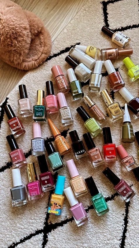 Nail Paint Shades, Bridal Jewelry Sets Brides, Baby Birthday Invitations, Hello Nails, Makeup Accesories, Classy Acrylic Nails, Makeup Eye Looks, Affordable Skin Care, Instagram Wallpaper