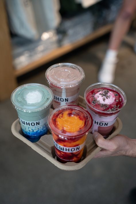 Smoothie Store Design, Smoothie Business, Juice Business, Smoothie Bar Aesthetic, Juice Shop Design, Smoothie Shop Aesthetic, Erewhon Smoothie Aesthetic, Beachy Smoothie Shop, Healthy Juice Aesthetic