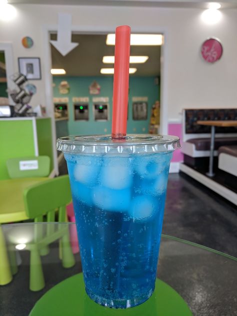 Italian Soda Aesthetic, Blue Powerade Aesthetic, Blue Summer Drink, Soda Italiana Aesthetic, Blue Soda Aesthetic, Gsm Blue Mojito Drink Aesthetic, Lychee Soda, Electric Blue Lemonade, Blossom Bubbles And Buttercup