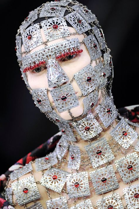 McQueen / #MIZUstyle Alexander Mcqueens, Runway Beauty, Savage Beauty, Medieval Fashion, Headdress, Couture Fashion, Festival Captain Hat, Ritual, Headpiece