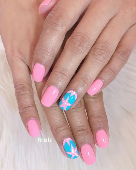 Beachy Nail Designs Ocean, Sealife Nails, Beach Nail Designs Ocean, Starfish Nails Beach Themes, Beach Nails Pink, Nails For Cruise Vacations, Ocean Themed Nails, Fun Beach Nails, Beach Nails Vacation Ocean