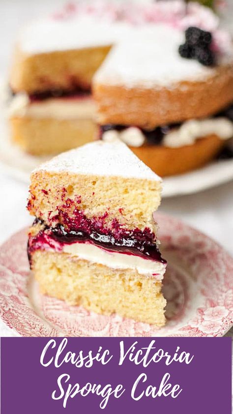 Recipe Ricotta, Victorian Cakes, European Cakes, Blackberry Compote, Appetizer Easy, Russian Cakes, Cheap Clean Eating, Victoria Sponge Cake, Sponge Cakes