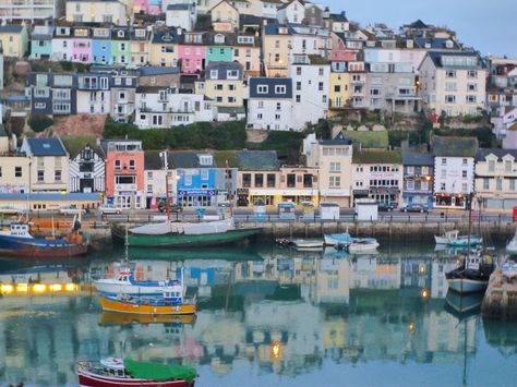 Cottages By The Sea English, Cornish Fishing Village, Brixham Devon, European Photography, Cornish Cottage, Fishing Town, Cottages By The Sea, Lighthouses Photography, Harbor Town