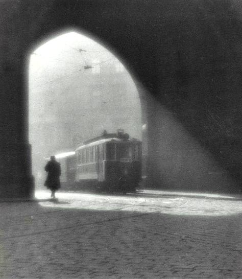 Morning Tram, 1924 ( Josef Sudek, 1896-1976 ) Miroslav Tichy, Josef Sudek, Prague Photos, Old Photography, Study Photography, Santa Lucia, Foto Art, Walking By, Bw Photo