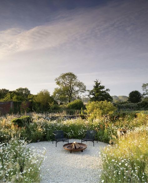 Garden Wall Seating, Potted Grasses, Naturalistic Landscape, Naturalistic Planting, Converted Barns, Suffolk Countryside, Grass Planting, Soft Landscape, Mountain Garden