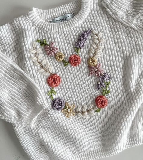 Embroidery Sweater Diy, Embroidery Stitches Beginner, Basic Hand Embroidery Stitches, Clothes Embroidery Diy, Simple Hand Embroidery Patterns, Yarn Flowers, Bunny Head, Flower Sweater, Baby Ootd