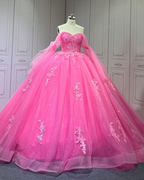 pink quince dress #pinkdress #dress #girl #quinceañera #15años Prom Dress Trends, Homecoming Dresses Corset, Sequin Homecoming Dress, Quinceanera Dresses Pink, Royal Blue Prom Dresses, Spaghetti Strap Prom Dress, Quince Dress, Sequin Evening Dresses, Dress Spaghetti