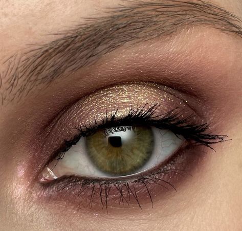 Brownish Makeup Look, Barista Makeup, Sarah Aesthetic, Bridesmaid Hair And Makeup, Smile Sparkle Shine, Beauty Eye Makeup, Ideas Maquillaje, Green Eyes Makeup, Ball Makeup