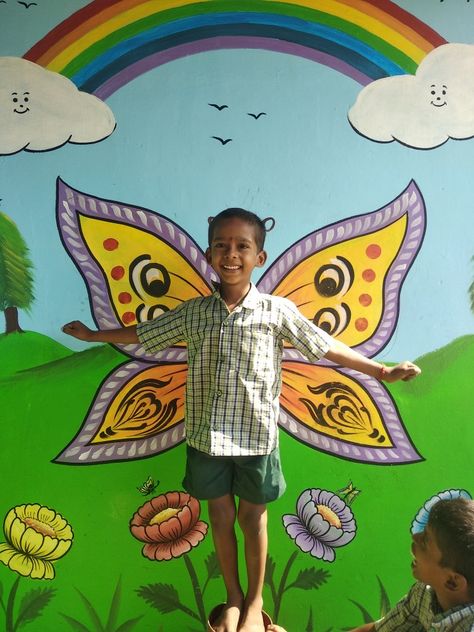 School wall Educational Wall Painting For School, Kindergarten Classroom Wall Painting, School Wall Painting Ideas Classroom, Primary School Wall Painting Ideas, Hallway Drawing, Toddler Classroom Decorations, Classroom Walls Paint, Play School Wall Painting, School Wall Art Ideas