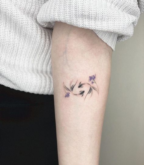 fatih odabas on Instagram: “Koi fish x hydrengea flowers.🤌🏻🤌🏻” Purple Koi Fish Tattoo, Pink Koi Fish Tattoo, Koi Fish Flower Tattoo, Koi Fish With Flowers Tattoo, Fish Flower Tattoo, Fish And Flower Tattoo, Kio Fish Tattoo, Small Koi Fish Tattoo, Tiny Foot Tattoos