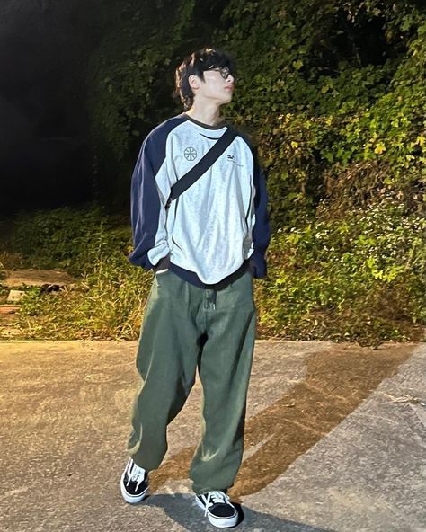 #정인 #jeongin instagram update i.2.n.8 Stray Kids Fashion, Stray Kids Outfits, Outfit Oversize, Rock Outfits, Dream Style, Fit Ideas, Stylish Kids, Kpop Outfits, Fitness Inspo