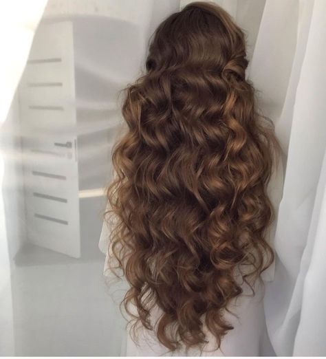 Hair Motivation, Permed Hairstyles, Hair Dye Colors, Hair Inspiration Color, Dream Hair, Long Curly Hair, Long Curly, Aesthetic Hair, Prom Hair