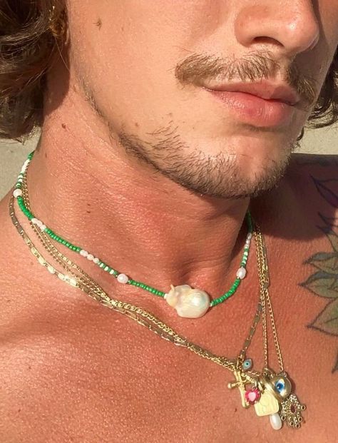 Surfergirl Style, Male Jewelry, Elegante Casual, Dope Jewelry, Pearl Necklaces, Gin Tonic, Summer Boy, Men's Necklace, Jewelry Inspo