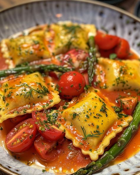 Ravioli With Tomatoes And Asparagus, Cheese Ravioli Recipe, Asparagus Garlic, Ravioli Recipe, Cheese Ravioli, Pumpkin Banana, Onion Recipes, Joy Of Cooking, Red Sauce